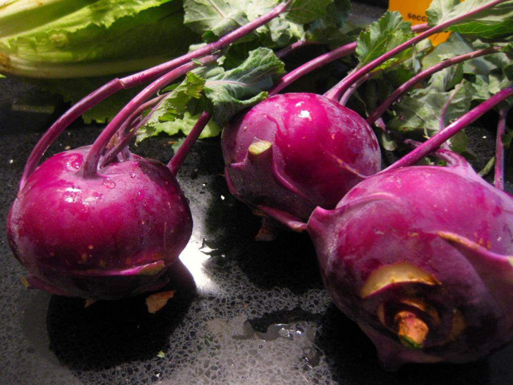 Фиолетовые плоды кольраби